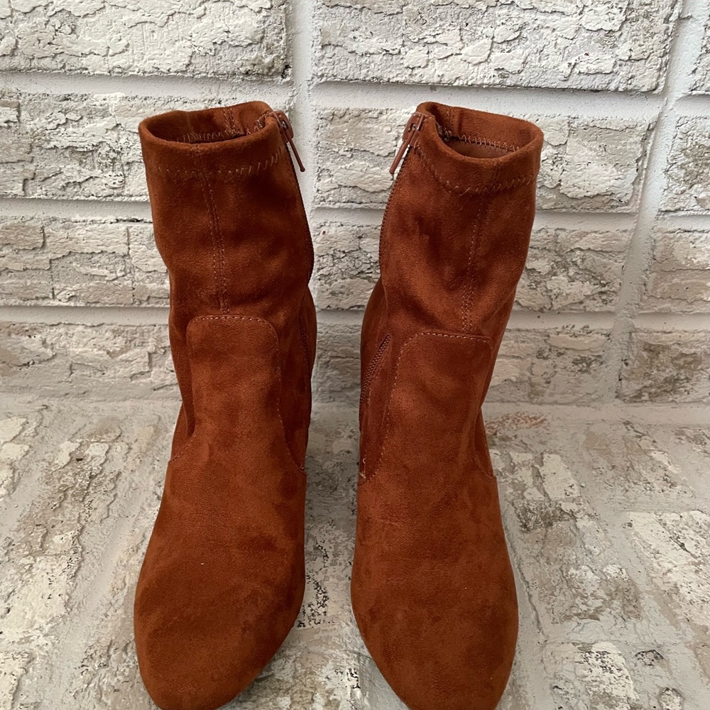 Steve Madden Brown Suede Ankle Boots - Picture 2 of 7